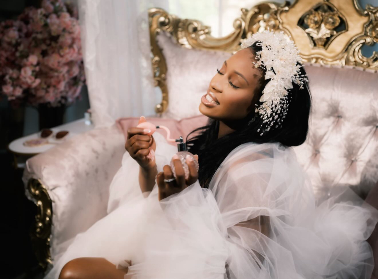 Bridal portrait on an ornate sofa